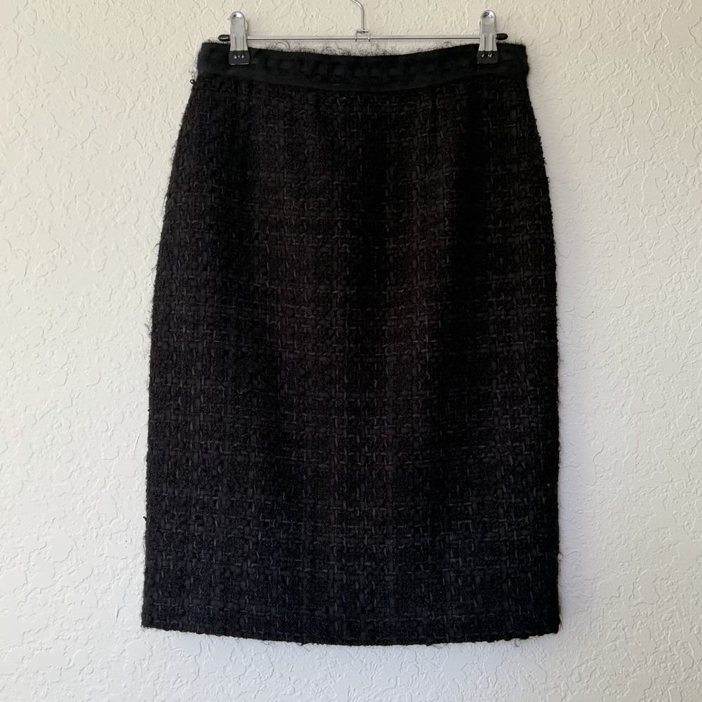 Carolina Herrera Tweed Pencil Skirt Size 4 Black Lined Knee Length Office Classy